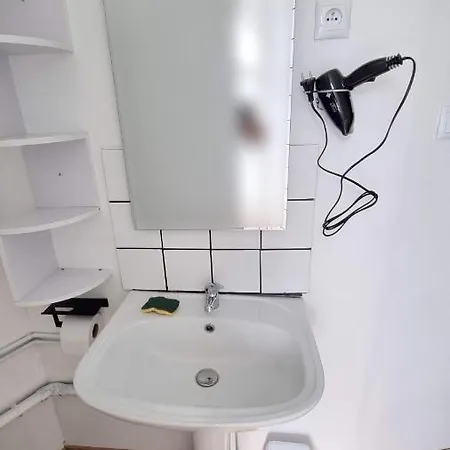 Semi Studio - Le Petit Chateau Avesnois - Tv - Wifi - Sdb Privee - Cuisine Partagee Apartment Avesnes-sur-Helpe