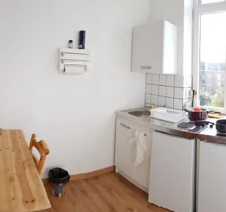 Le Petit Chateau Avesnois - Pour 1 Personne - Cuisine Partagee